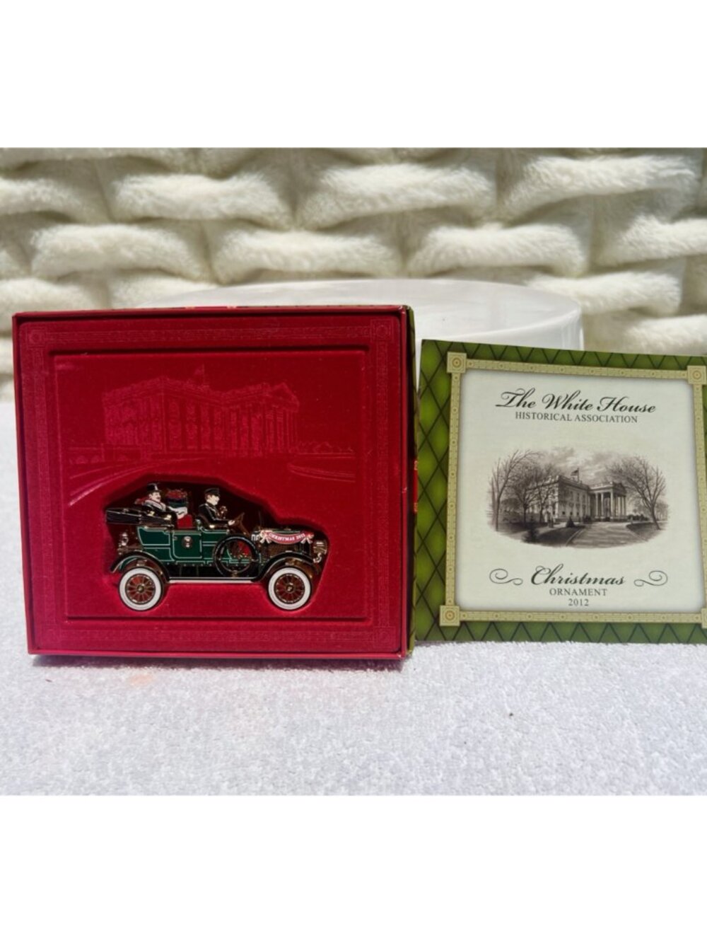 The White House Historical Association Christmas Ornament 2012 - Vintage Car - Picture 5 of 6